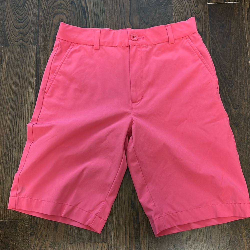 Vineyard Vine performance shorts